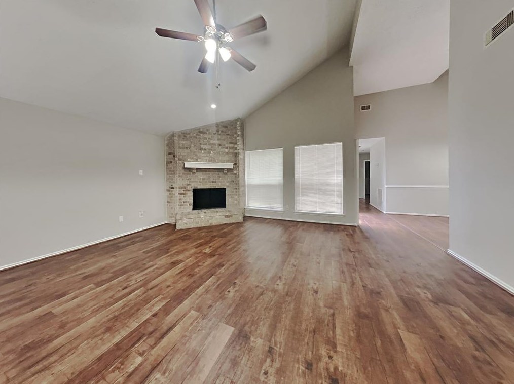 8115 Furlong Ln, Houston, TX 77071-3622