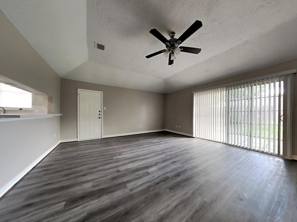 15227 Dunstable Ln, Channelview, TX 77530