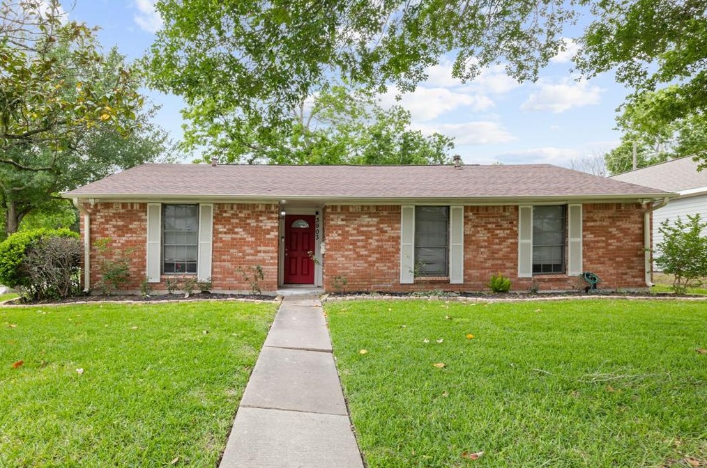 3903 Westhampton Dr, Houston, TX 77045-5543