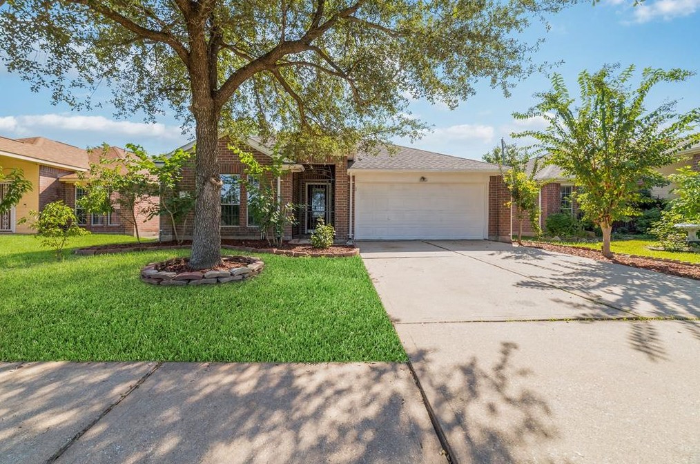 7015 Shaman Ln, Houston, TX 77083-8022