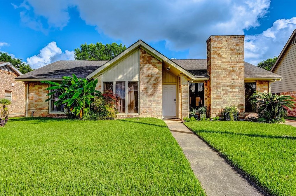 10123 Sagecourt Dr, Houston, TX 77089