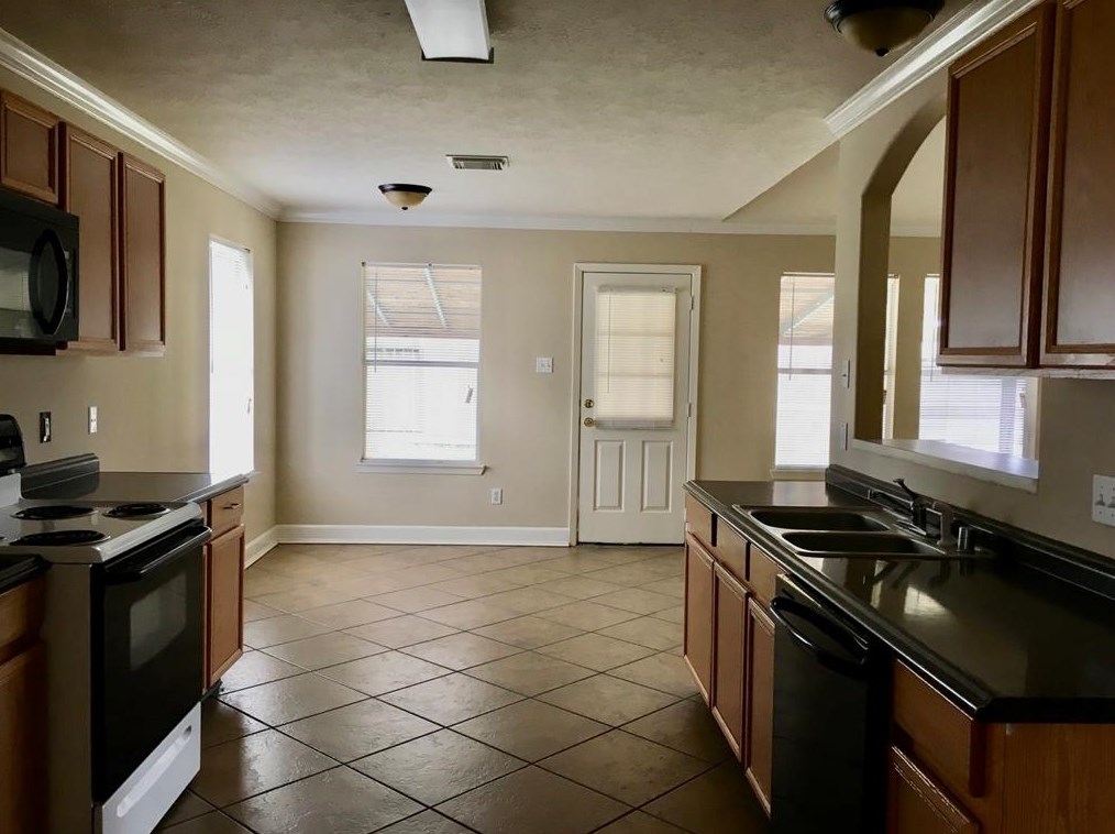 5911 Camron Point Cir, Katy TX  77449-2013 exterior