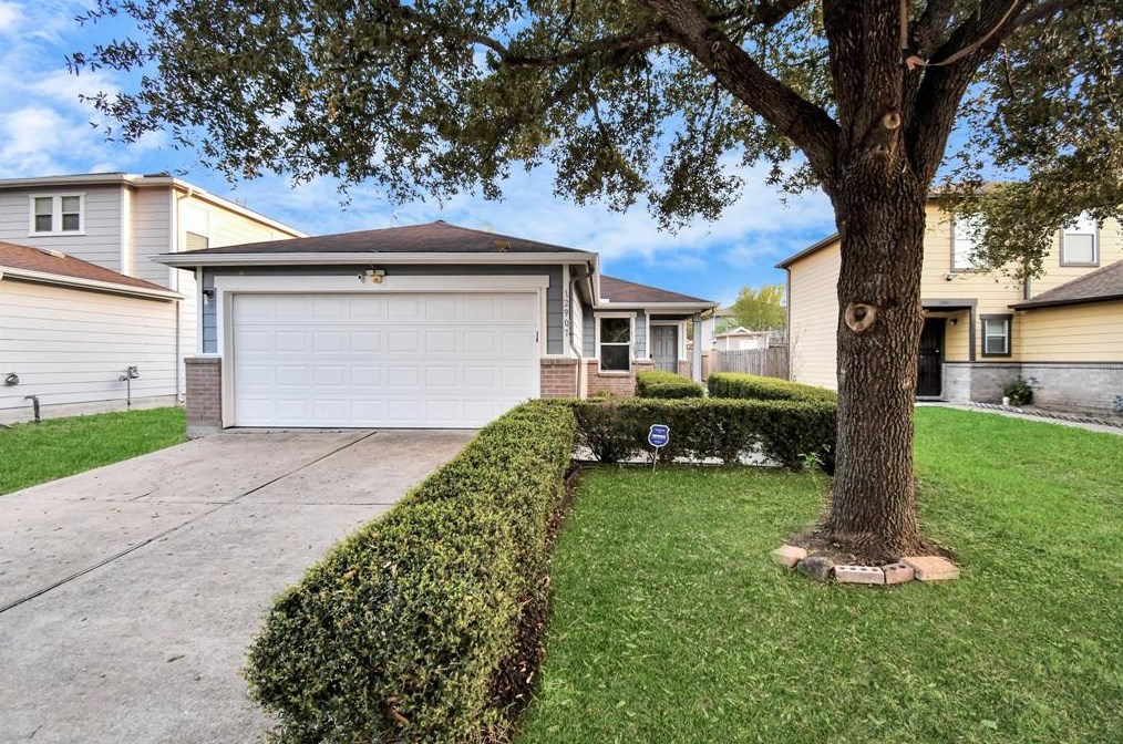 12907 Clover Walk Ln, Houston, TX 77072
