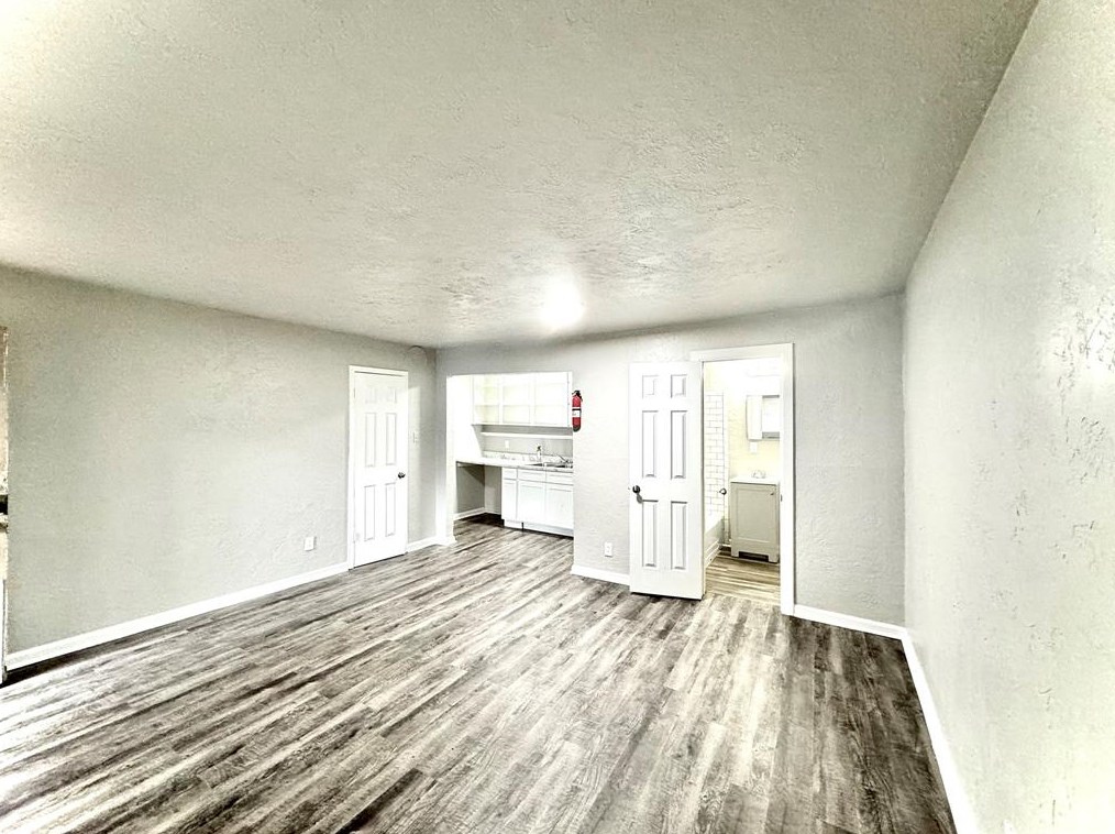 1756 W Main St #16, Houston, TX 77098