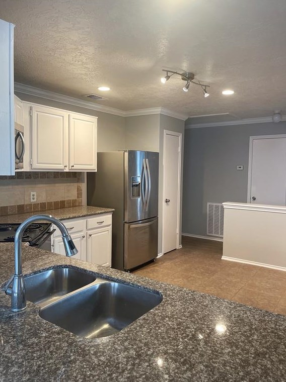 13114 Nantucket Dr, Sugar Land, TX 77478