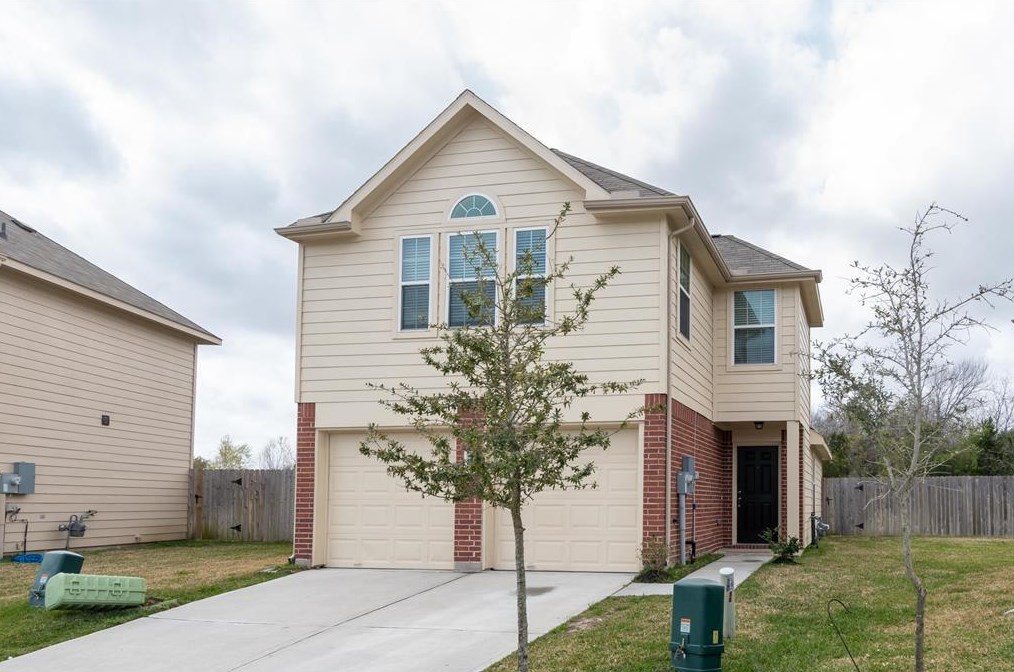 670 Fallow Ln, Alvin, TX 77511