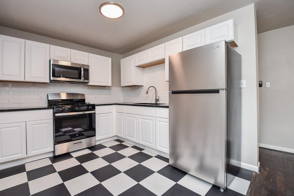 3615 Dennis St #2, Houston, TX 77004