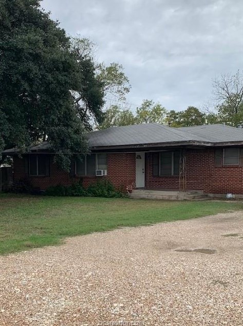 1416 Finfeather Rd, Bryan, TX 77803