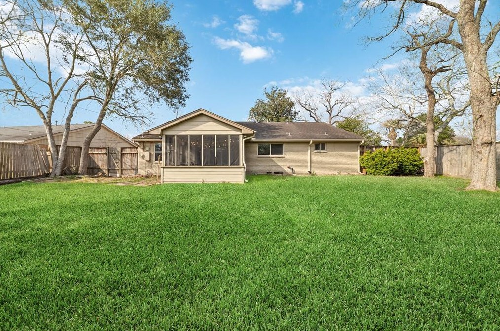 5751 Cartagena St, Houston TX  77035-2509 exterior