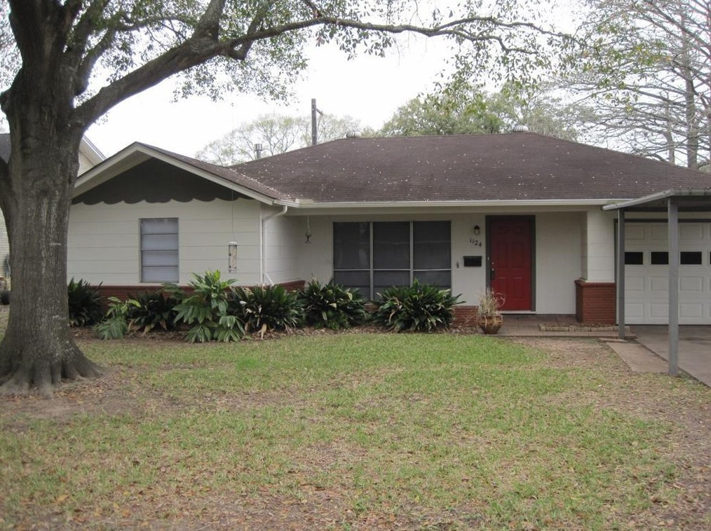 1124 Lawrence St, Richmond, TX 77471