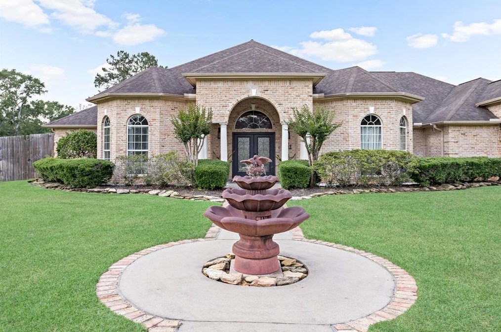 101 Estate Dr, Beaumont, TX 77657-7873