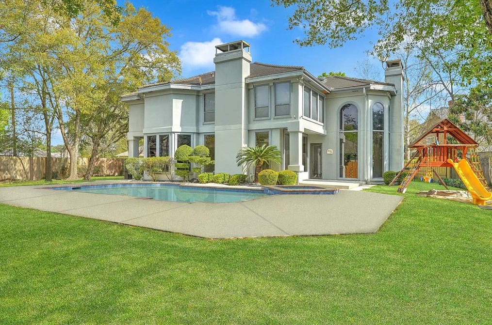 8323 Cheshire Vale St, Houston, TX 77024-3241