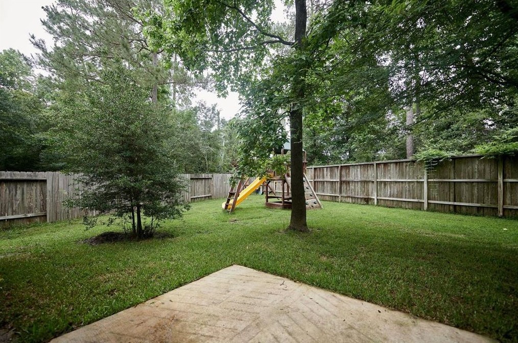 26 Ebony Oaks Pl, Spring TX  77382-1426 exterior
