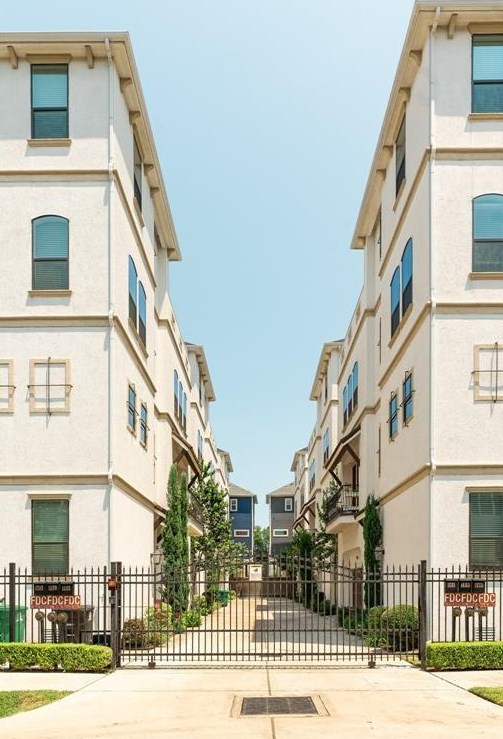 1139 15th 1/2 St, Houston, TX 77008-3417