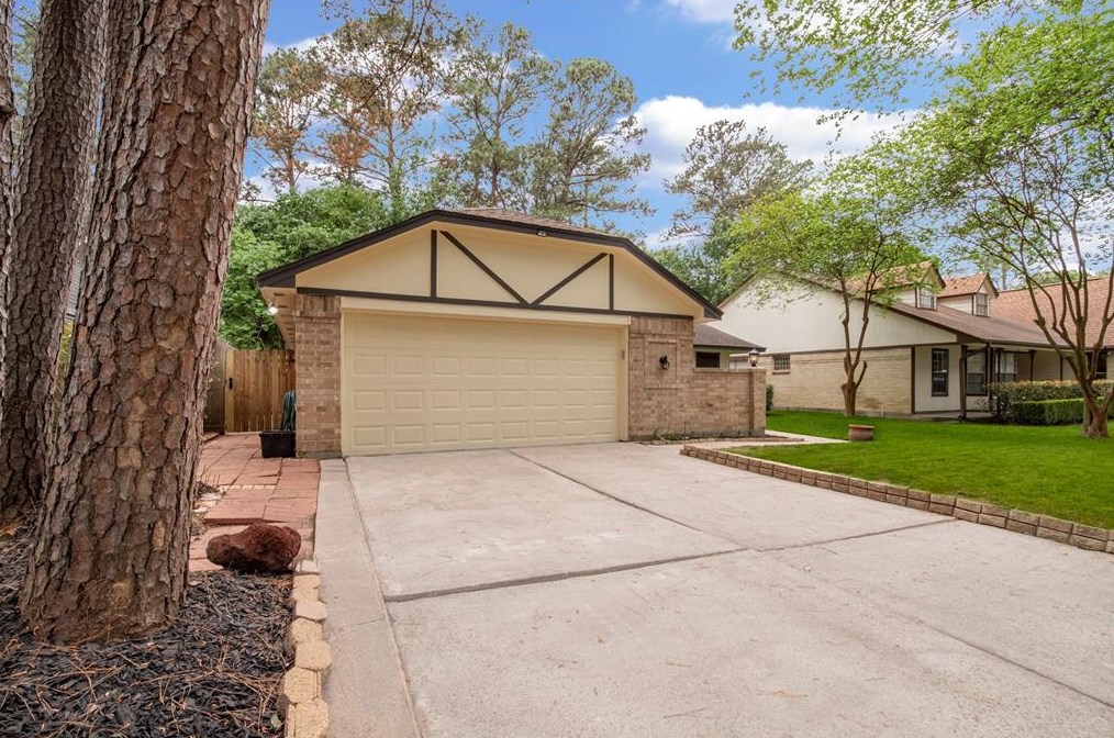 17227 Chaseloch St, Spring, TX 77379-3847