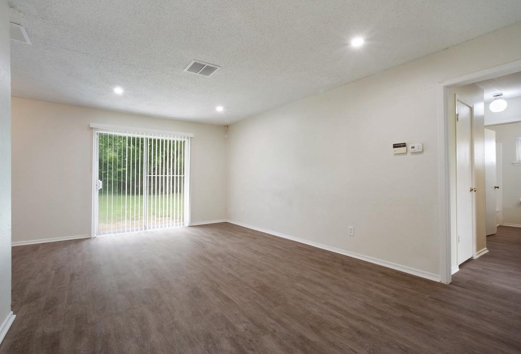 14431 Almeece St, Houston, TX 77045-6506