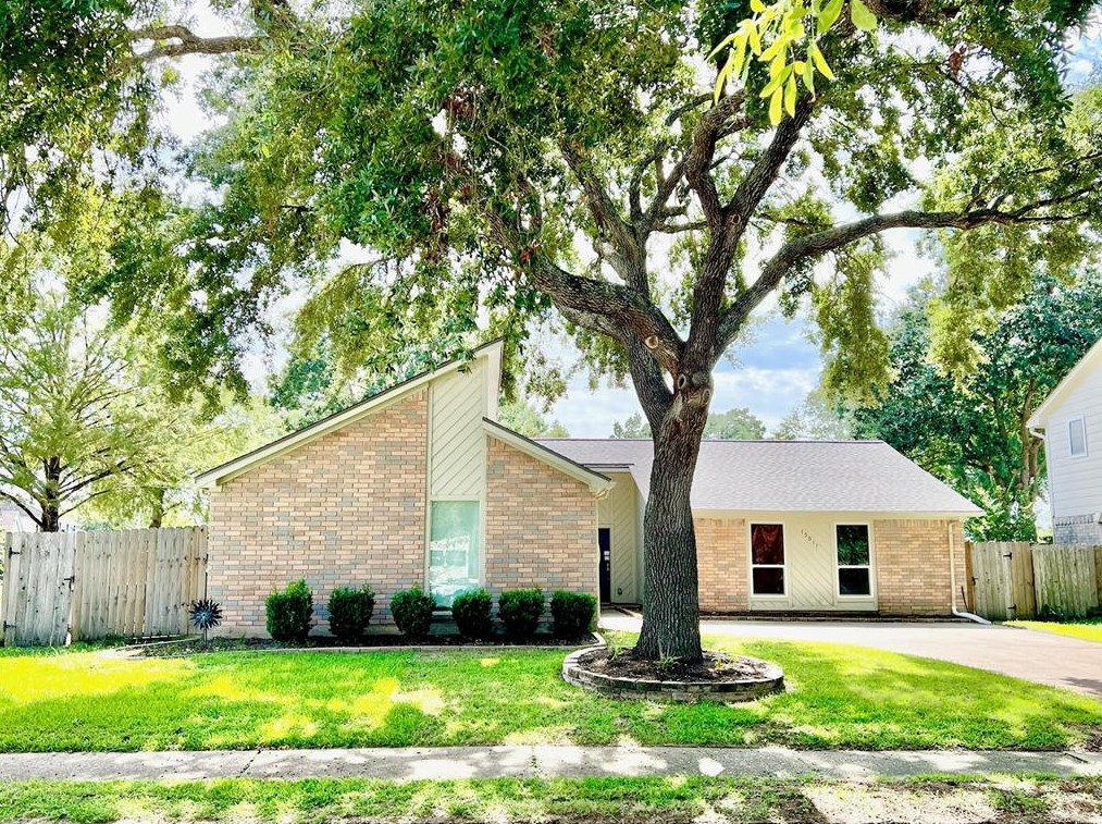 15011 Swanley Ct, Houston, TX 77062-2535