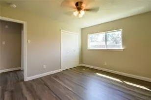 8703 Valley Ledge Dr, Houston, TX 77078 - Photo 12