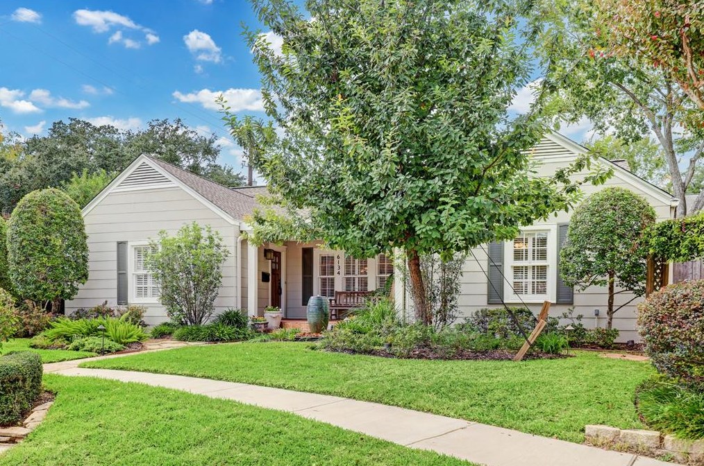 6134 Charlotte St, Houston, TX 77005-3122