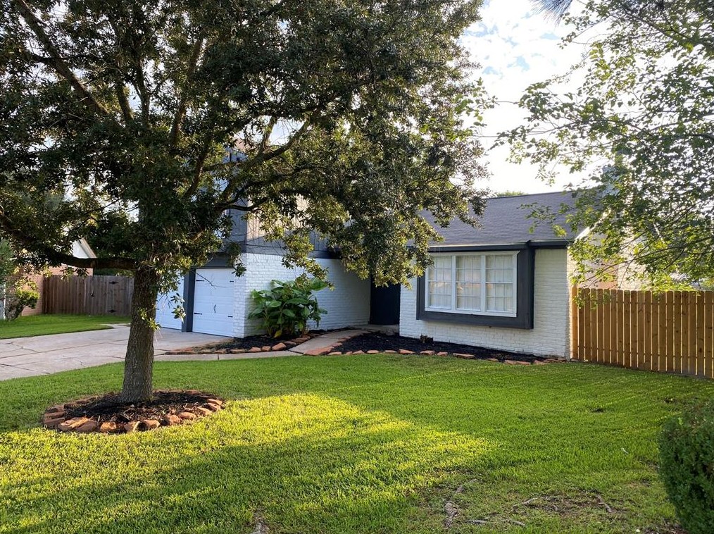 15907 Inwood Ln, Missouri City, TX 77489