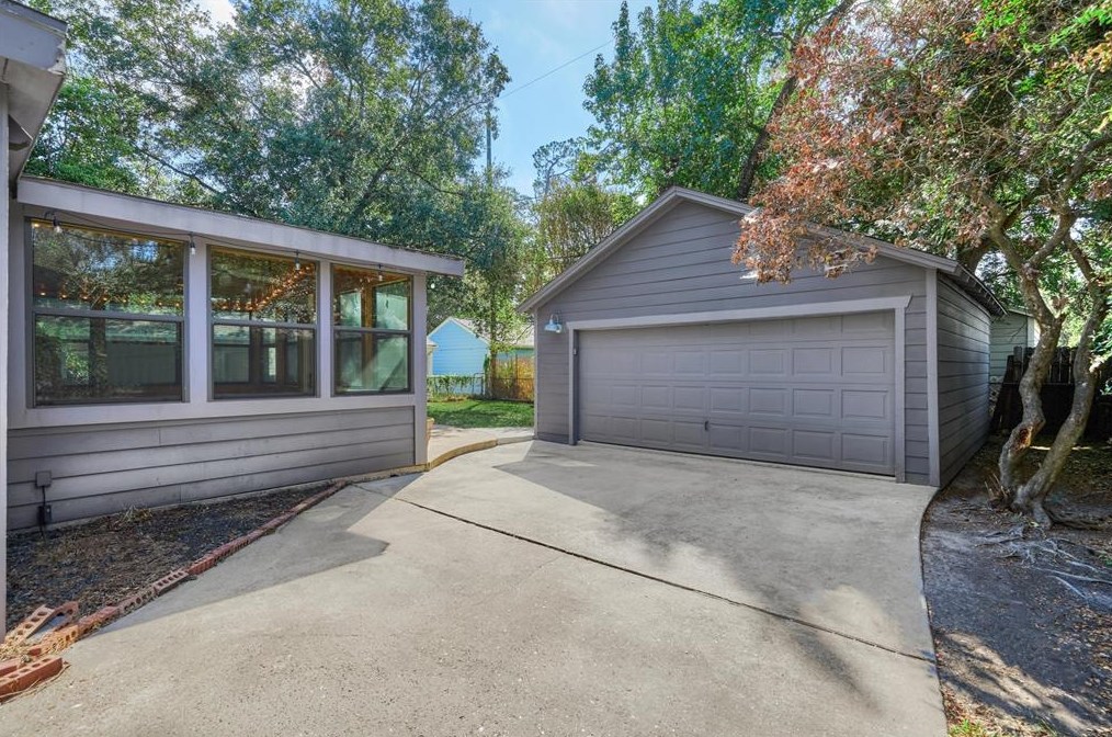 1519 Sue Barnett Dr, Houston TX  77018-4305 exterior