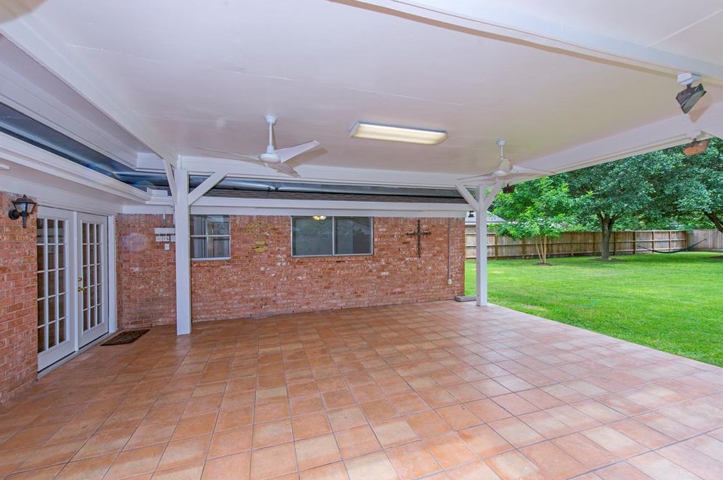 8003 Sharpview Dr, Houston, TX 77036