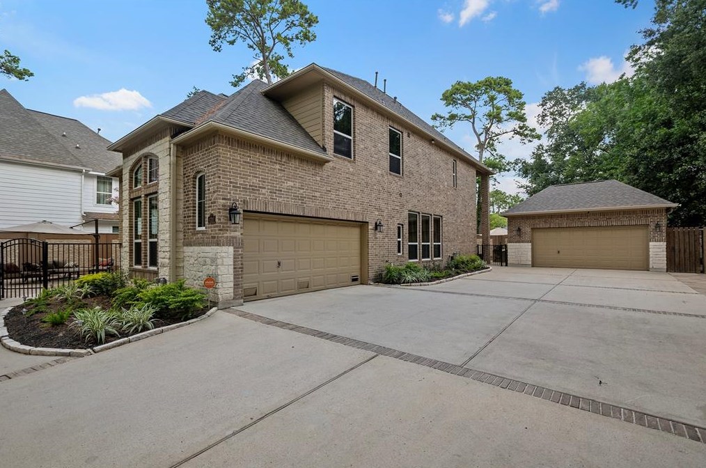 4310 Ascot Ln, Houston, TX 77092-8316