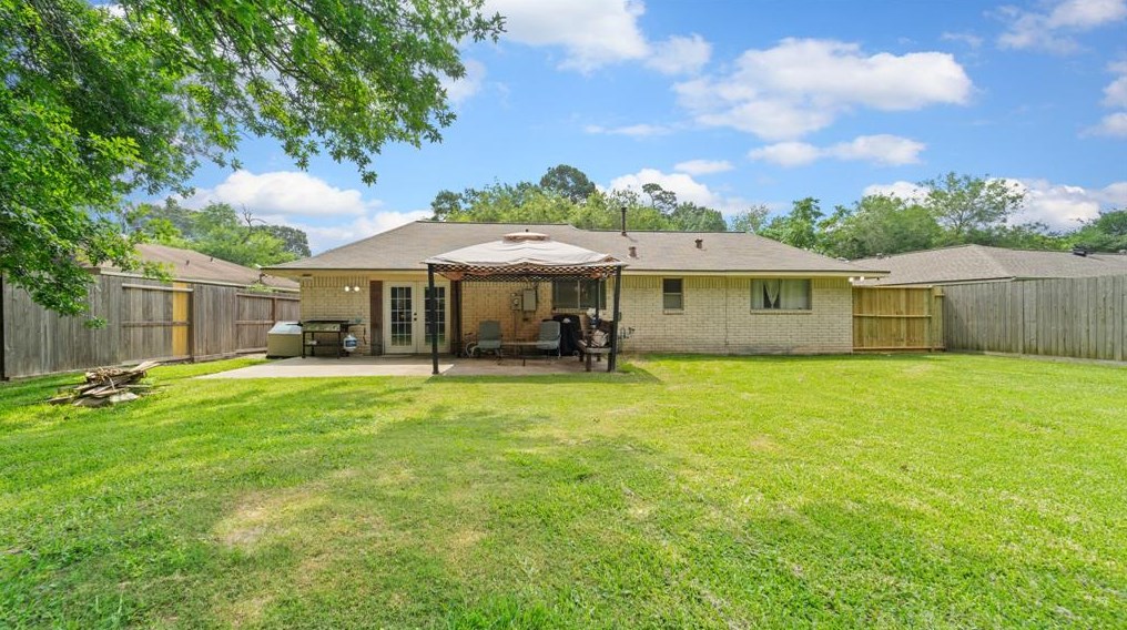 3927 Forest Bluff Dr, Humble TX 77339-1006 exterior