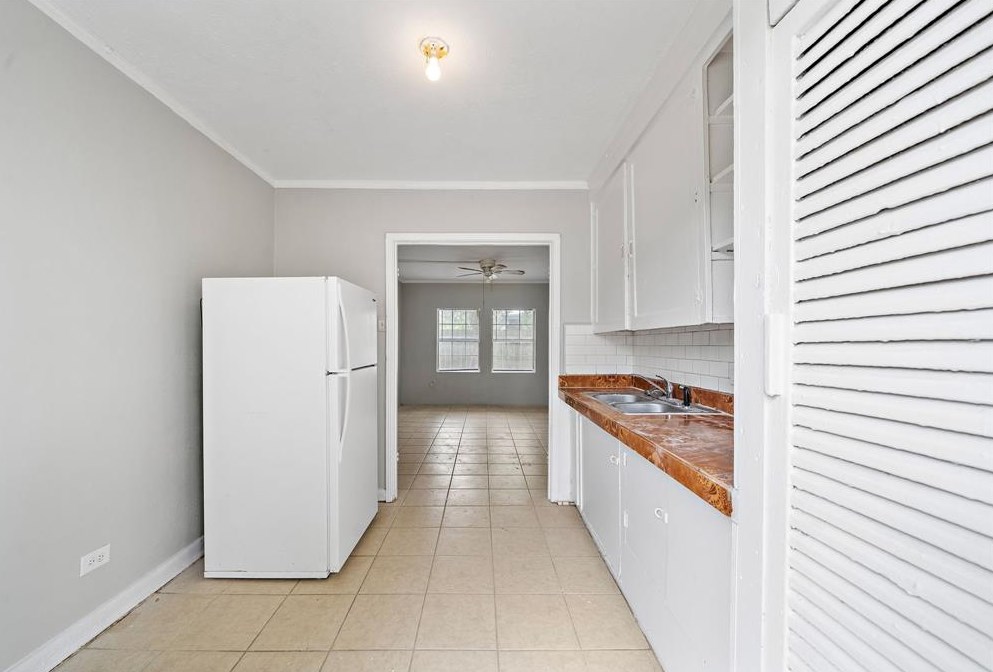 818 3rd Ave N #28, Texas City, TX 77590