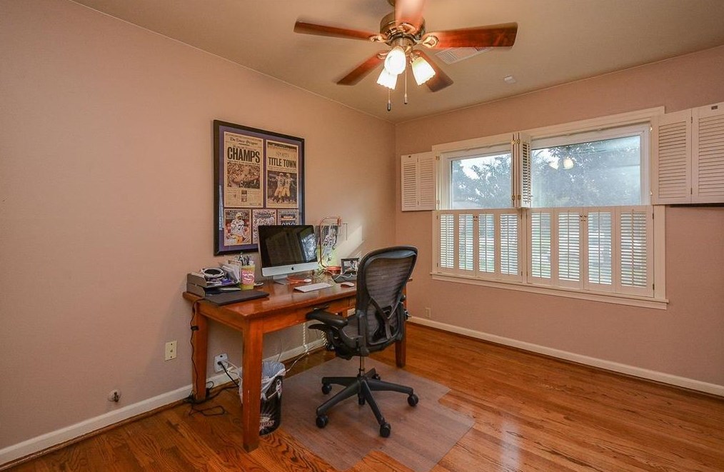 918 Stonecrest Dr, Houston TX  77018-7522 exterior