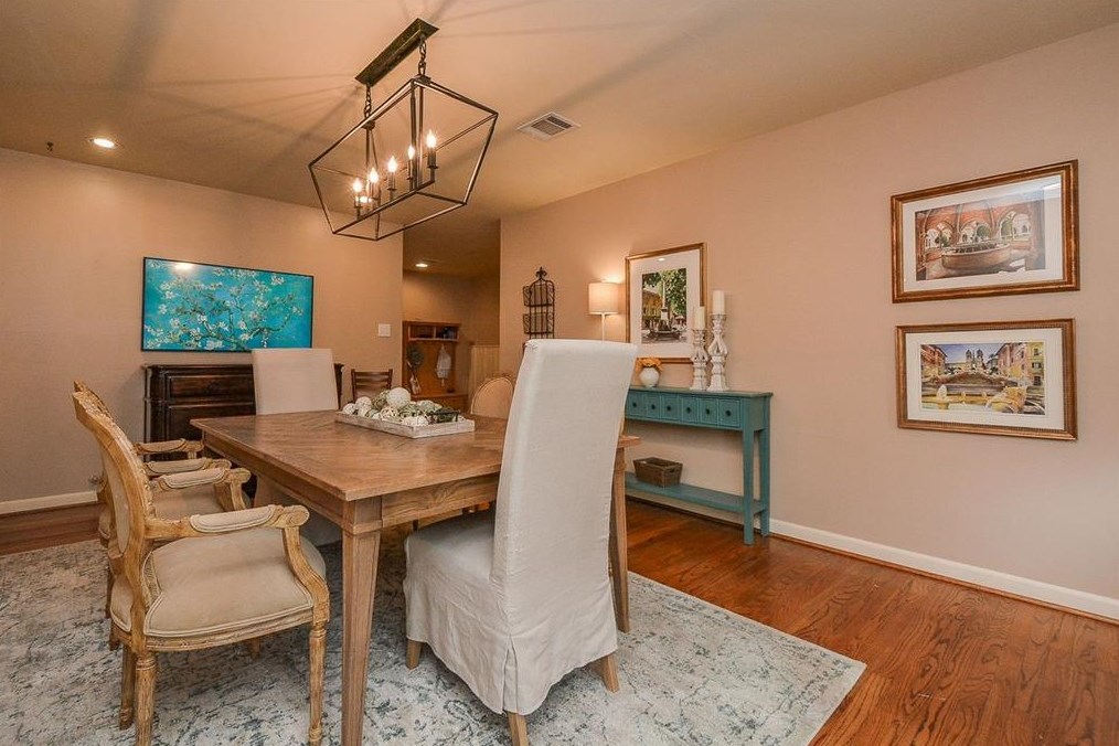 918 Stonecrest Dr, Houston TX  77018-7522 exterior