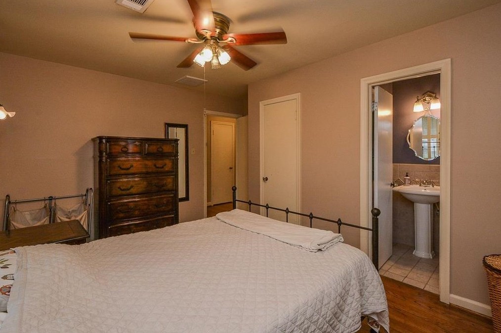 918 Stonecrest Dr, Houston TX  77018-7522 exterior