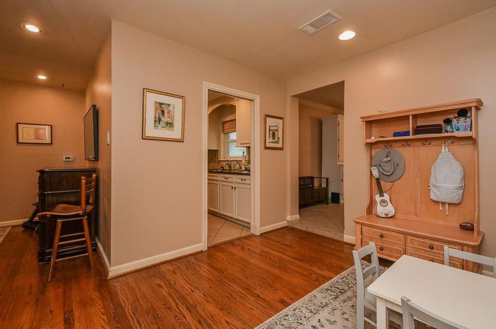 918 Stonecrest Dr, Houston TX  77018-7522 exterior