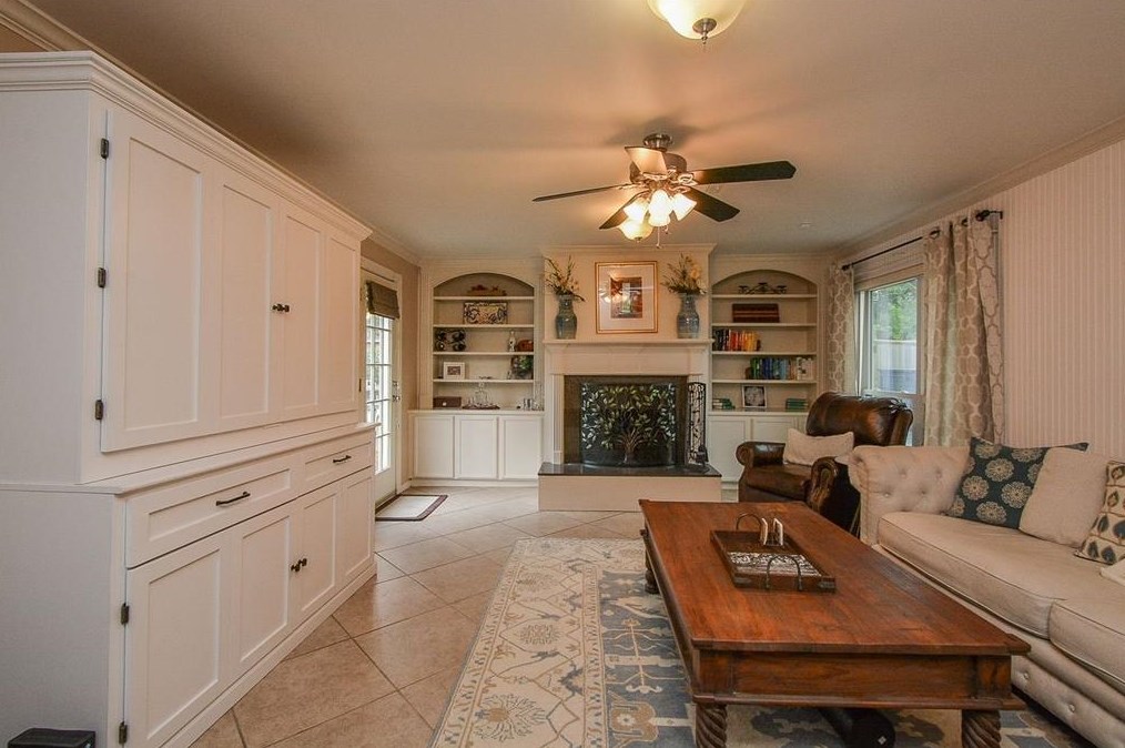 918 Stonecrest Dr, Houston TX  77018-7522 exterior
