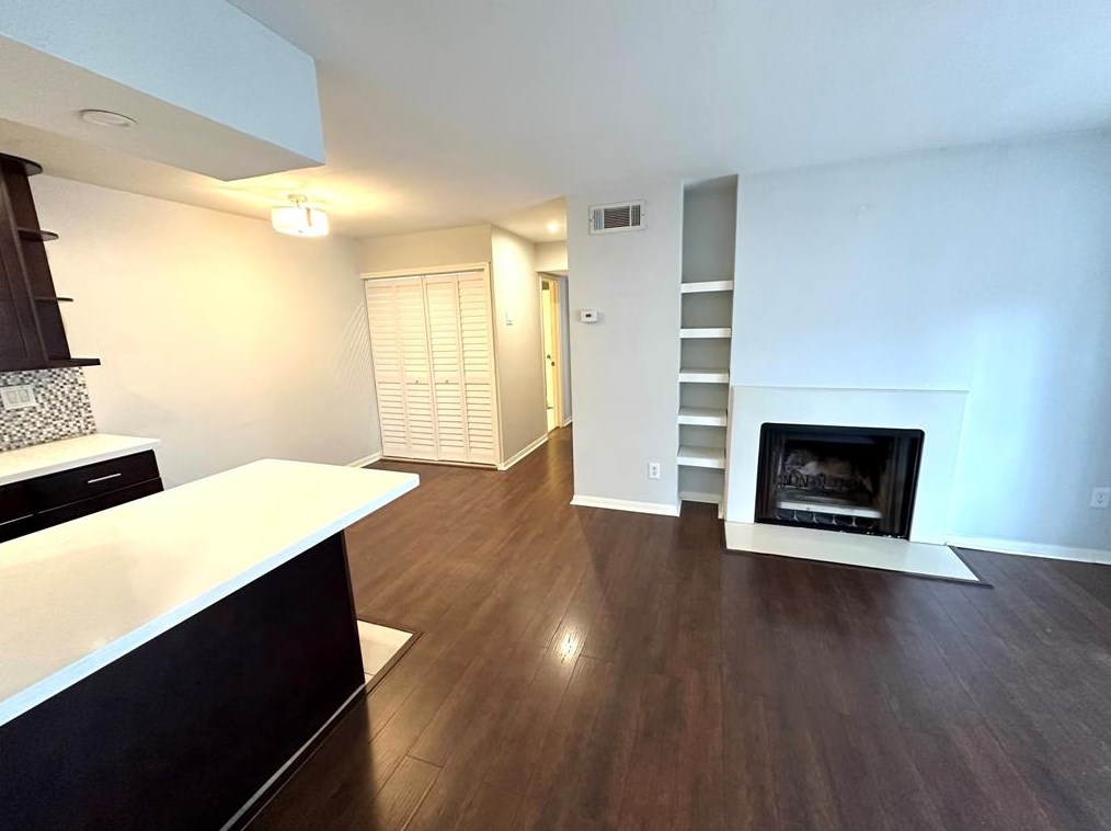 2750 Holly Hall St #704, Houston, TX 77054