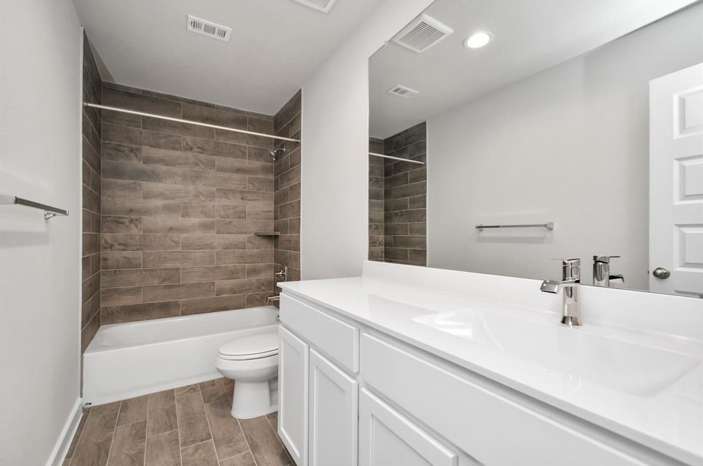 10930 Fall Fern Cir, Houston TX  77044-6210 exterior