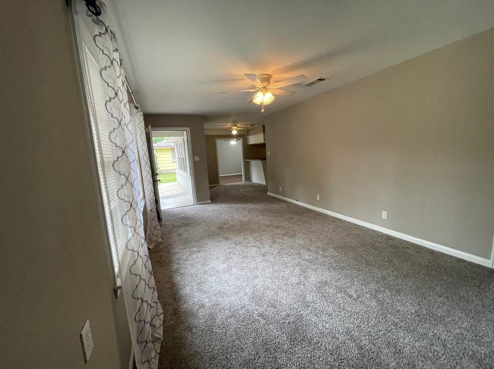 1102 Thomas Ave, Conroe, TX 77301