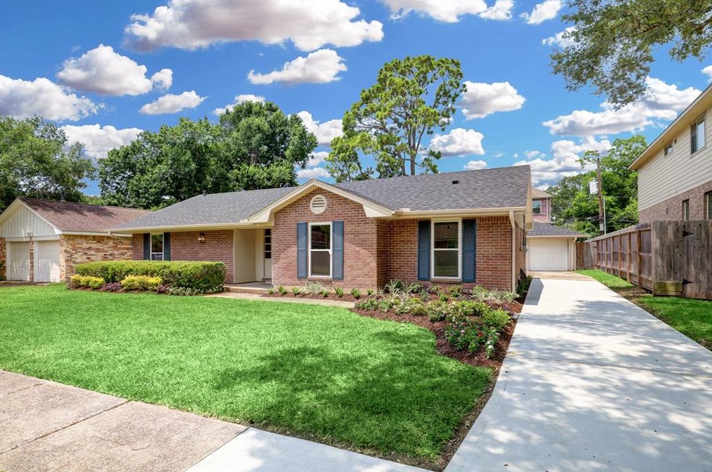 9106 Mullins Dr, Houston, TX 77096