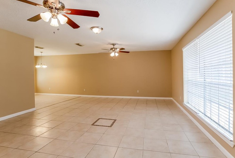 20406 Oak Limb Ct, Humble, TX 77338