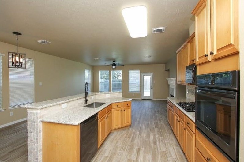 5410 Linden Grove Ct, Sugar Land, TX 77479
