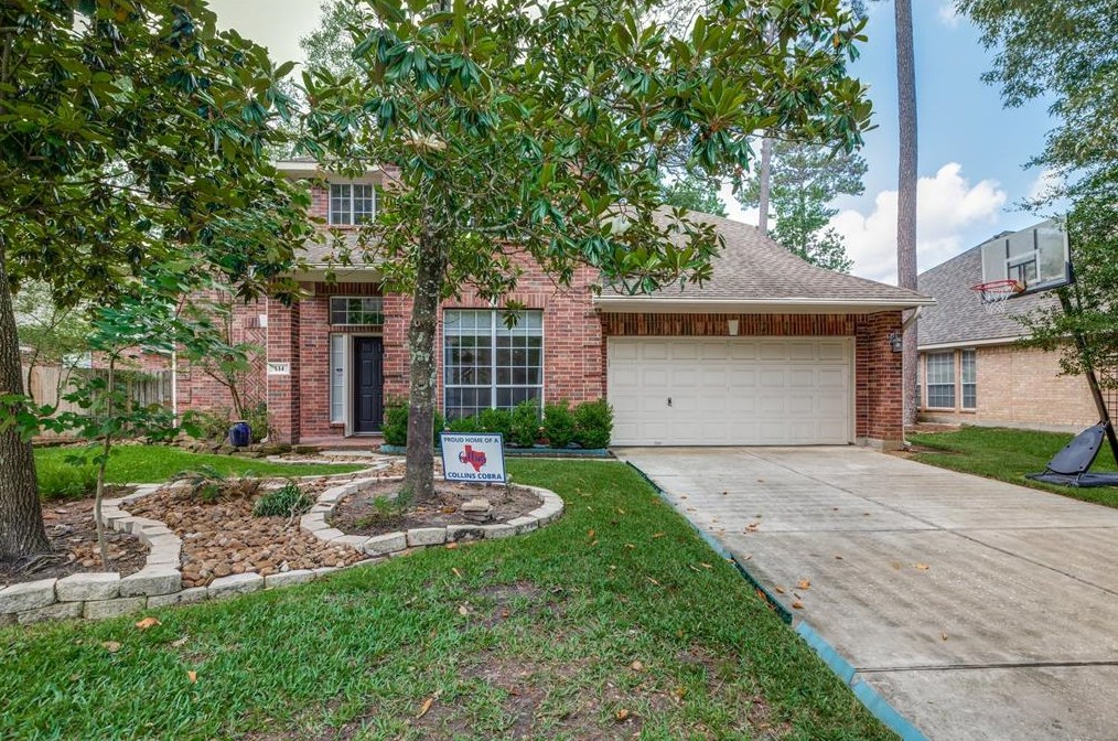 114 W Hobbit Glen Dr, Conroe, TX 77384