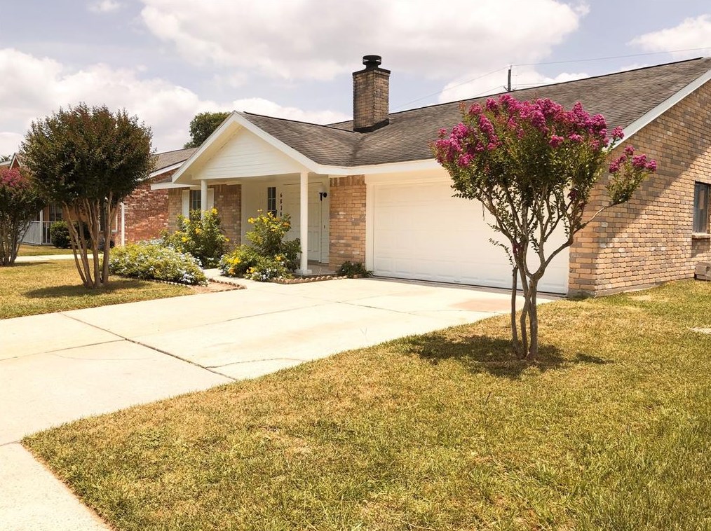 6838 Vickie Springs Ln, Houston, TX 77086