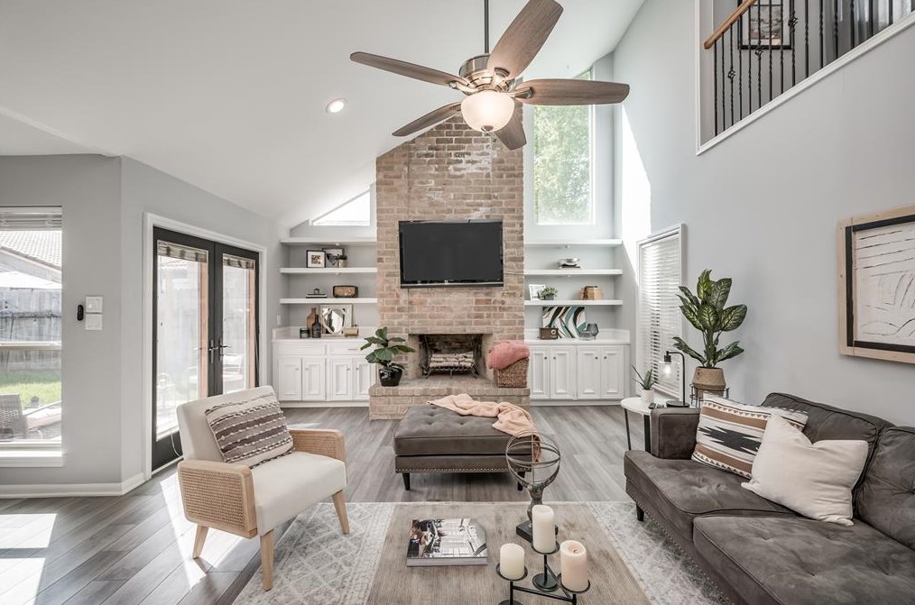 14203 Hillvale Dr, Houston, TX 77077-1410