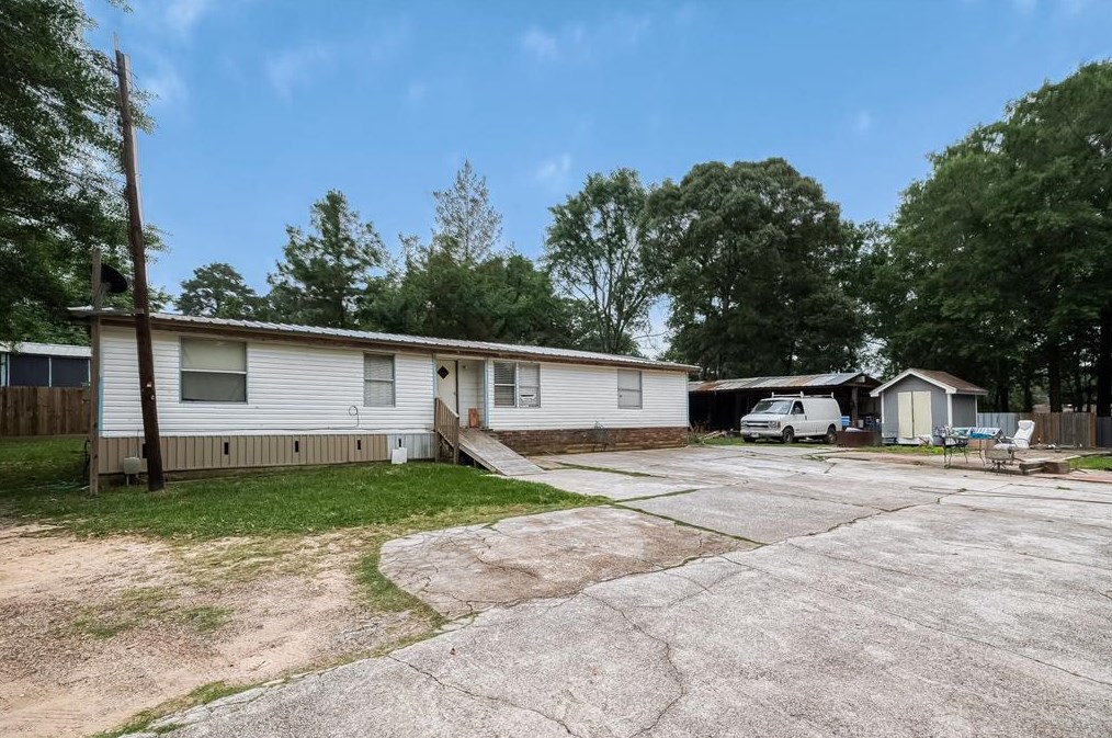 829 Porter Rd, Conroe, TX 77301-4711