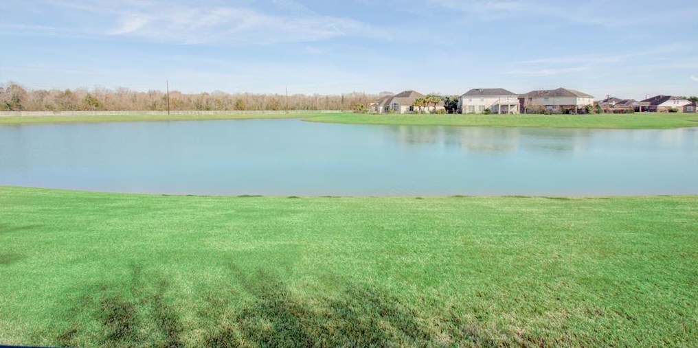 814 N Elder Grove Dr, Pearland, TX 77584