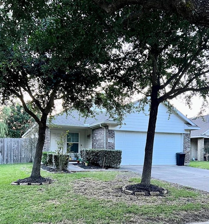 6715 Haven Forest Ln, Richmond, TX 77469