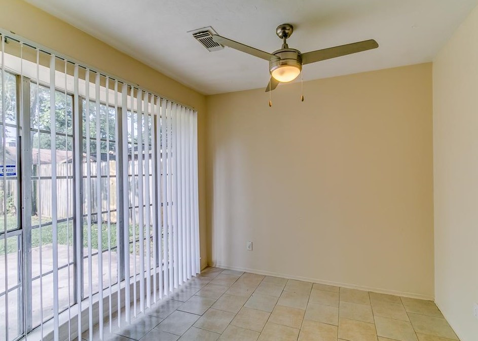 11611 Stroud Dr, Houston TX  77072-2441 exterior