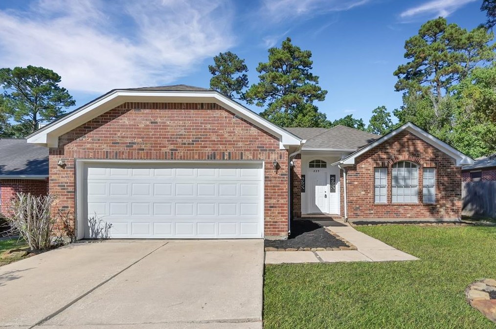235 Hartford Dr, Conroe, TX 77303