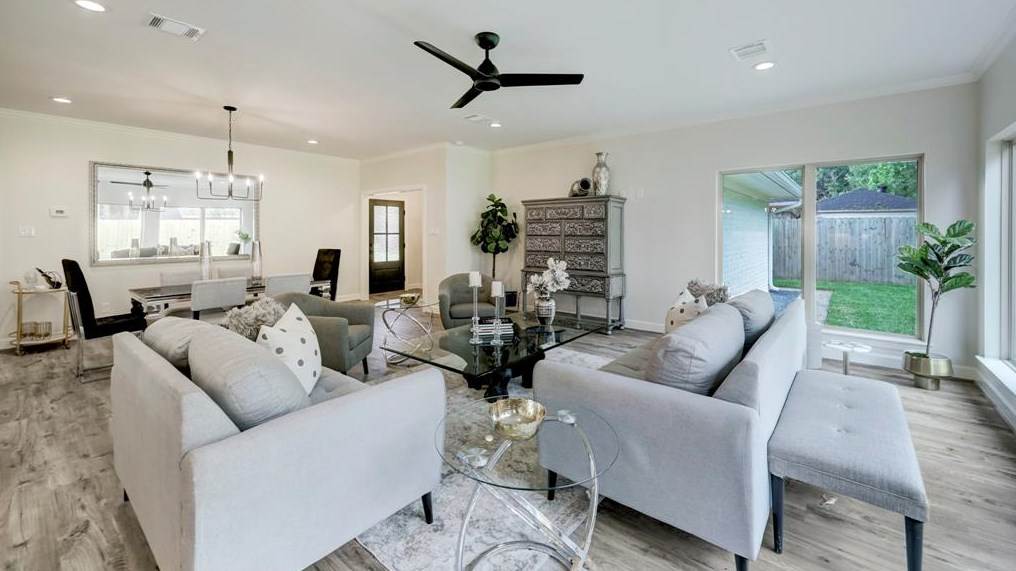 14022 Myrtlea, Houston TX  77079-3207 exterior