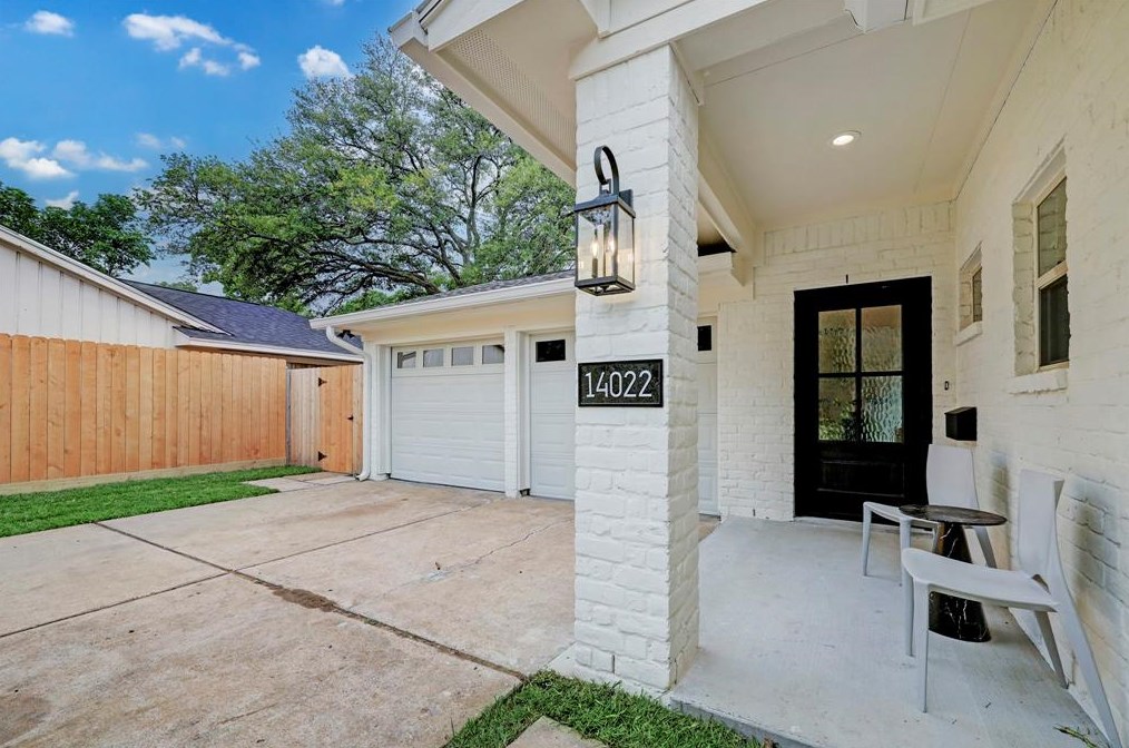 14022 Myrtlea, Houston TX  77079-3207 exterior